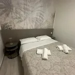 The Rooms Catanzaro Lido Apartment *